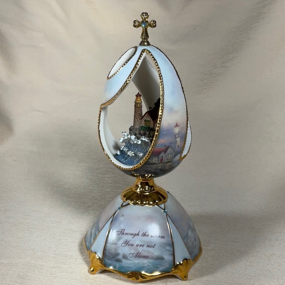 2005 Thomas Kinkaid Beacon of Hope Lights of Faith Musical Porcelain Egg - Picture 10 of 10